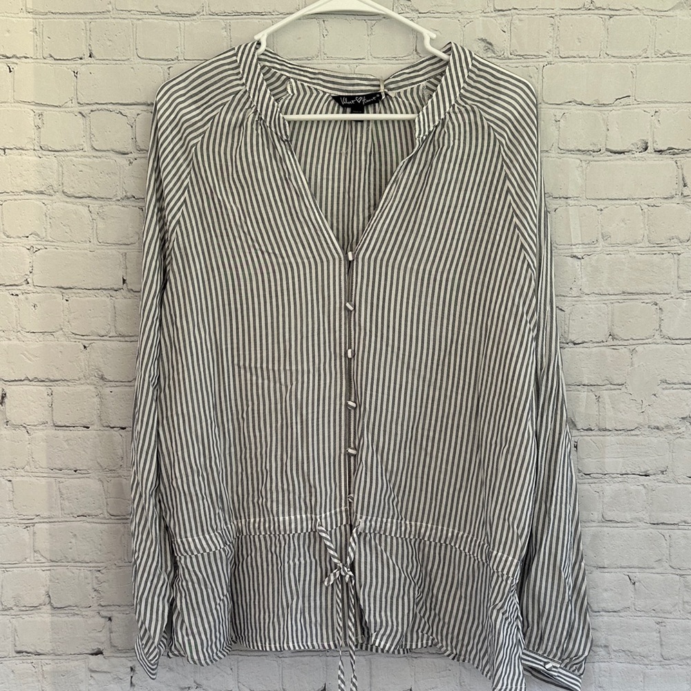 Velvet Heart NWT Button-Front Tie-Waist Women's Top - Gray/White